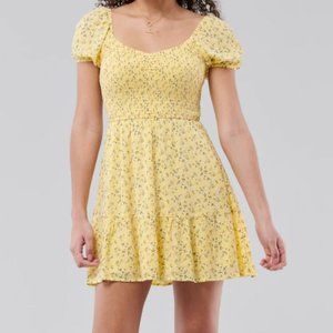 NWT Hollister Floral Smocked Puff-Sleeve Dress